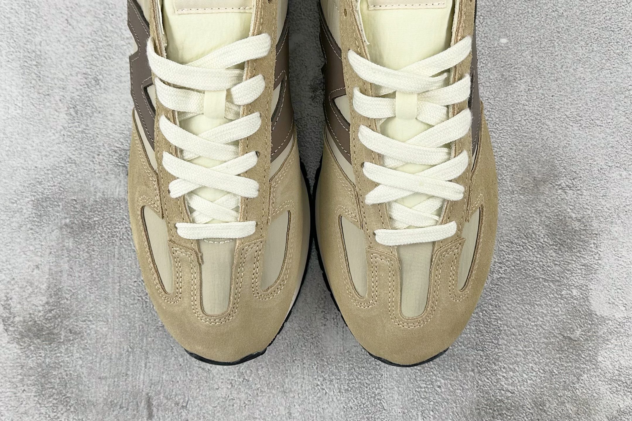 New Balance Basic Shoes Brown L