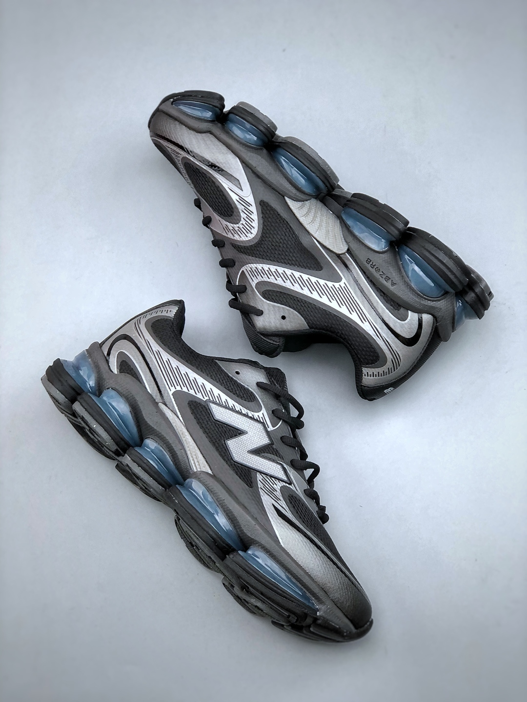 New Balance Sneakers L