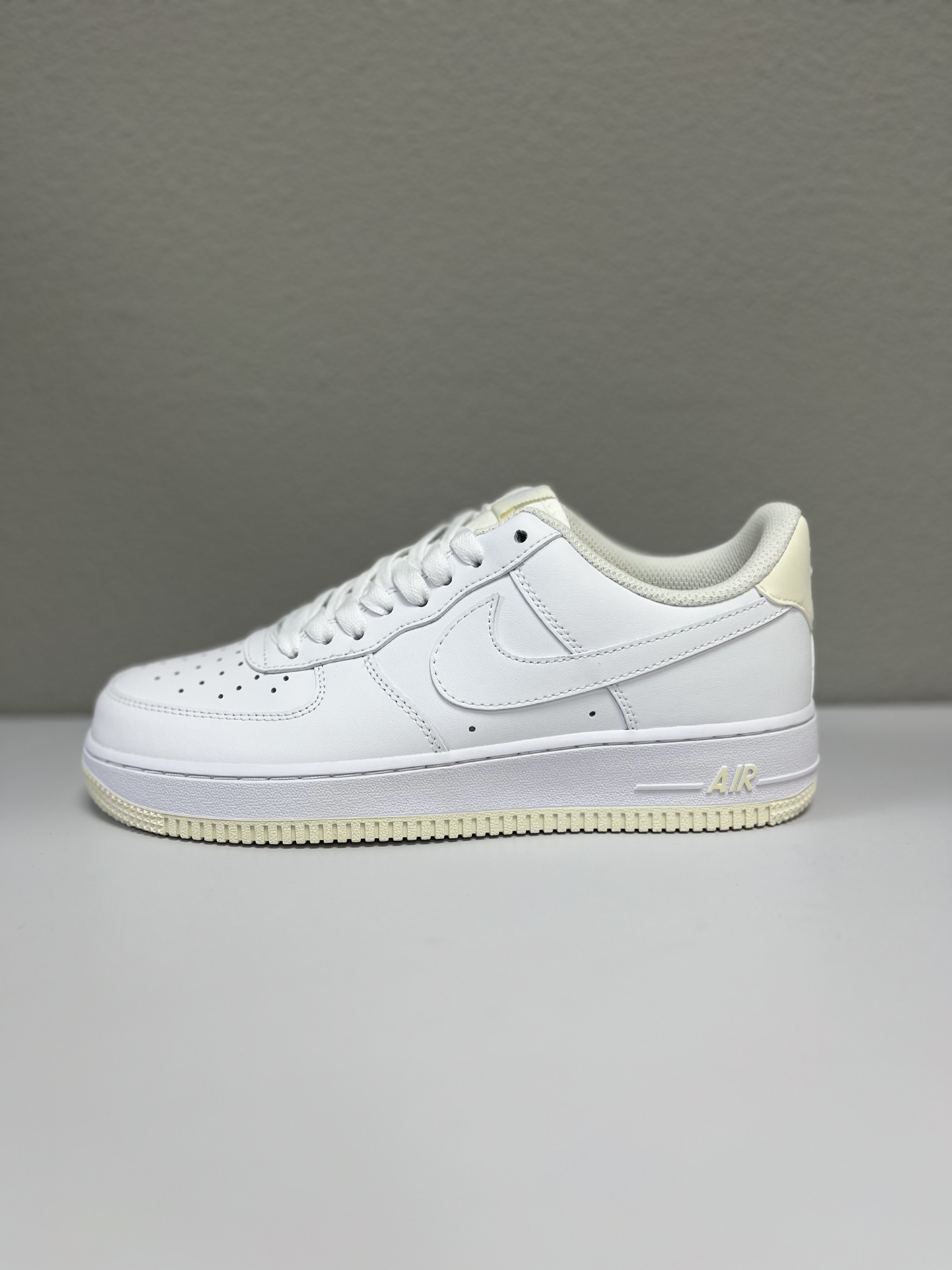 Nike Basic Shoes L-s