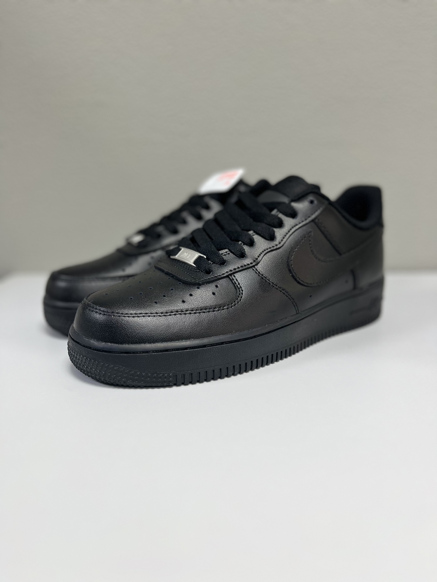 Nike Basic Shoes Black L-s