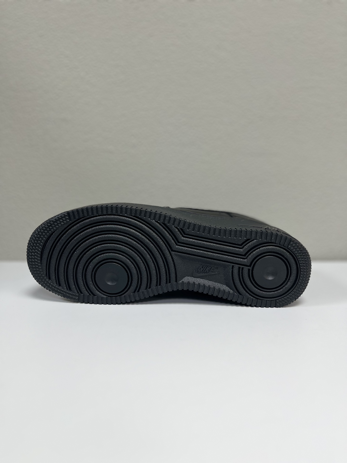 Nike Basic Shoes Black L-s