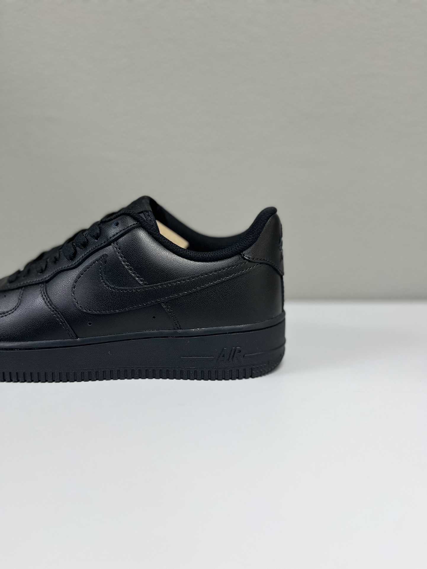 Nike Basic Shoes Black L-s