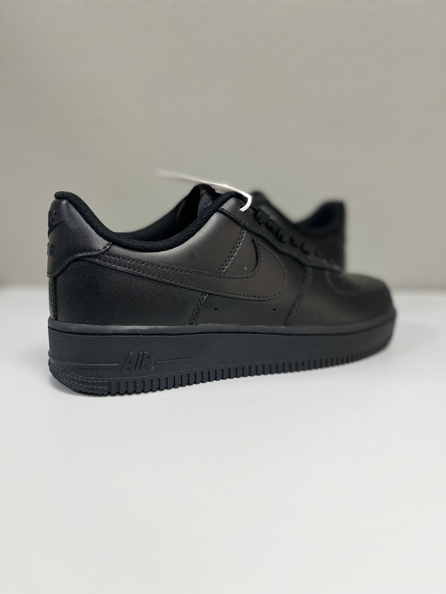 Nike Basic Shoes Black L-s
