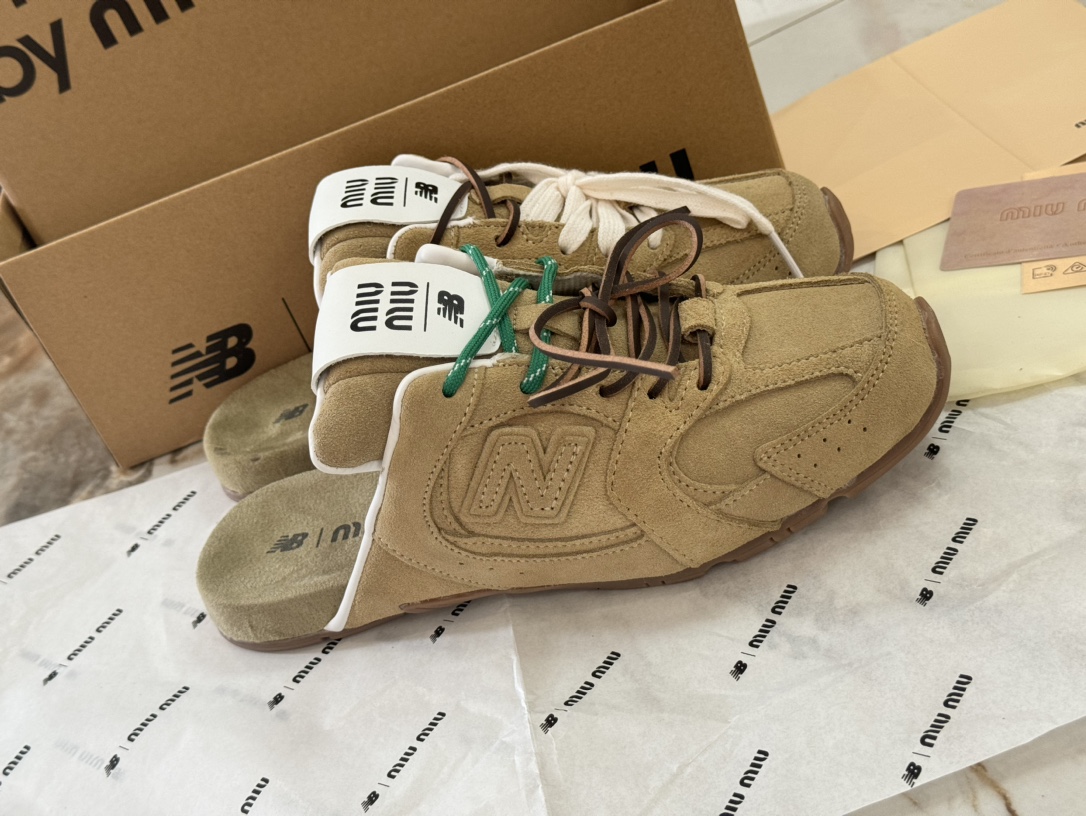 Miu Miu New Balance Female Basic Shoes M-l