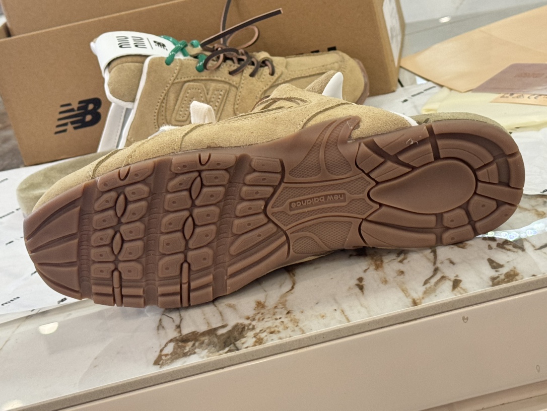 Miu Miu New Balance Female Basic Shoes M-l