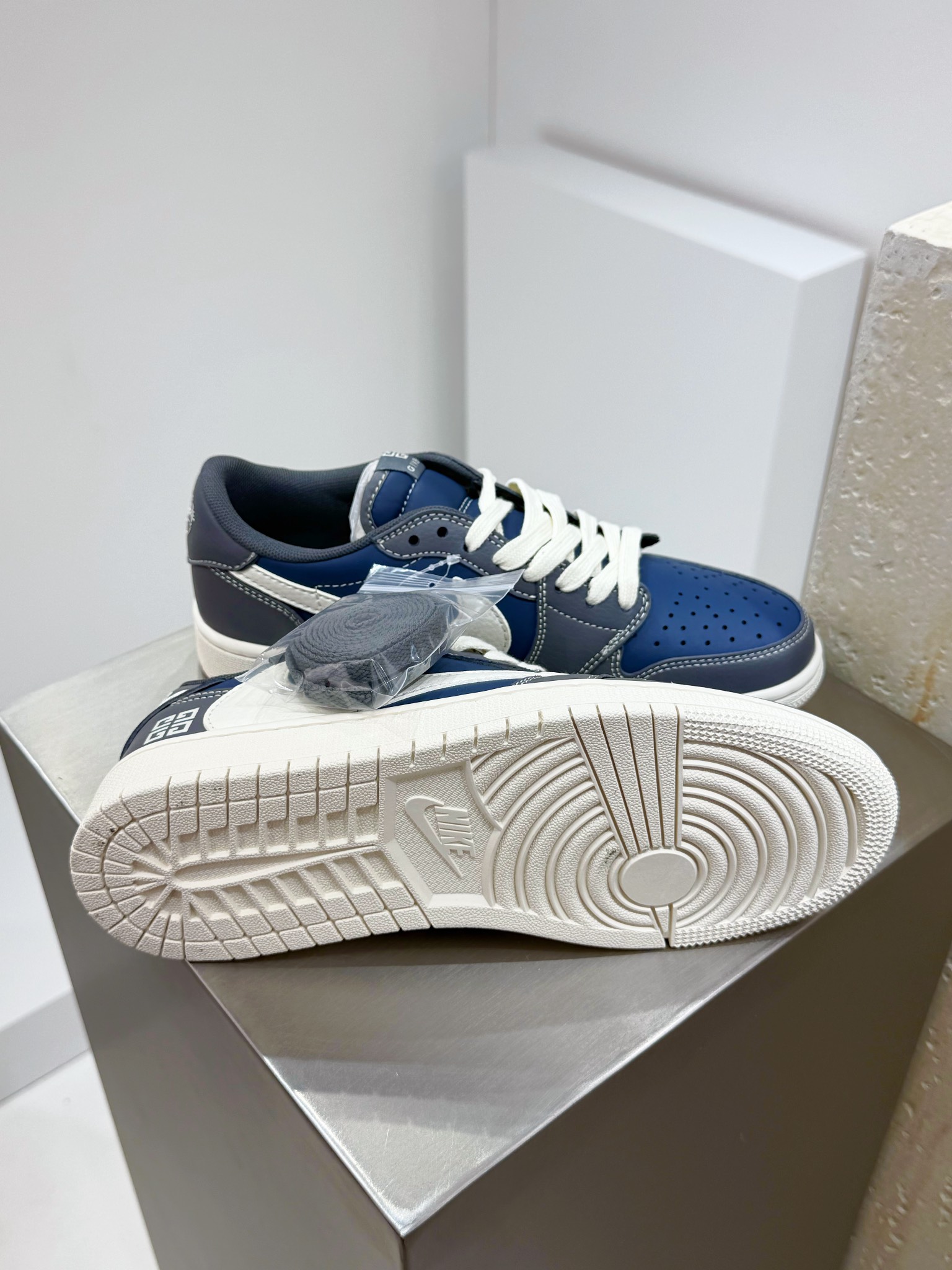 Jordan Nike Board Shoes L