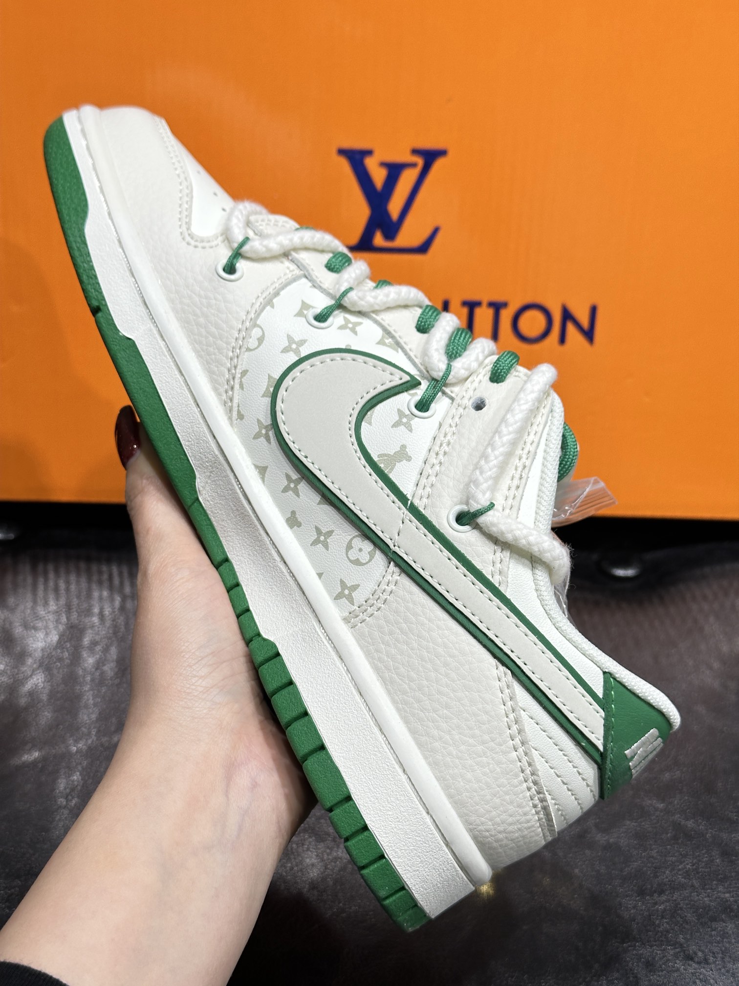 Nike Couple Basic Shoes L