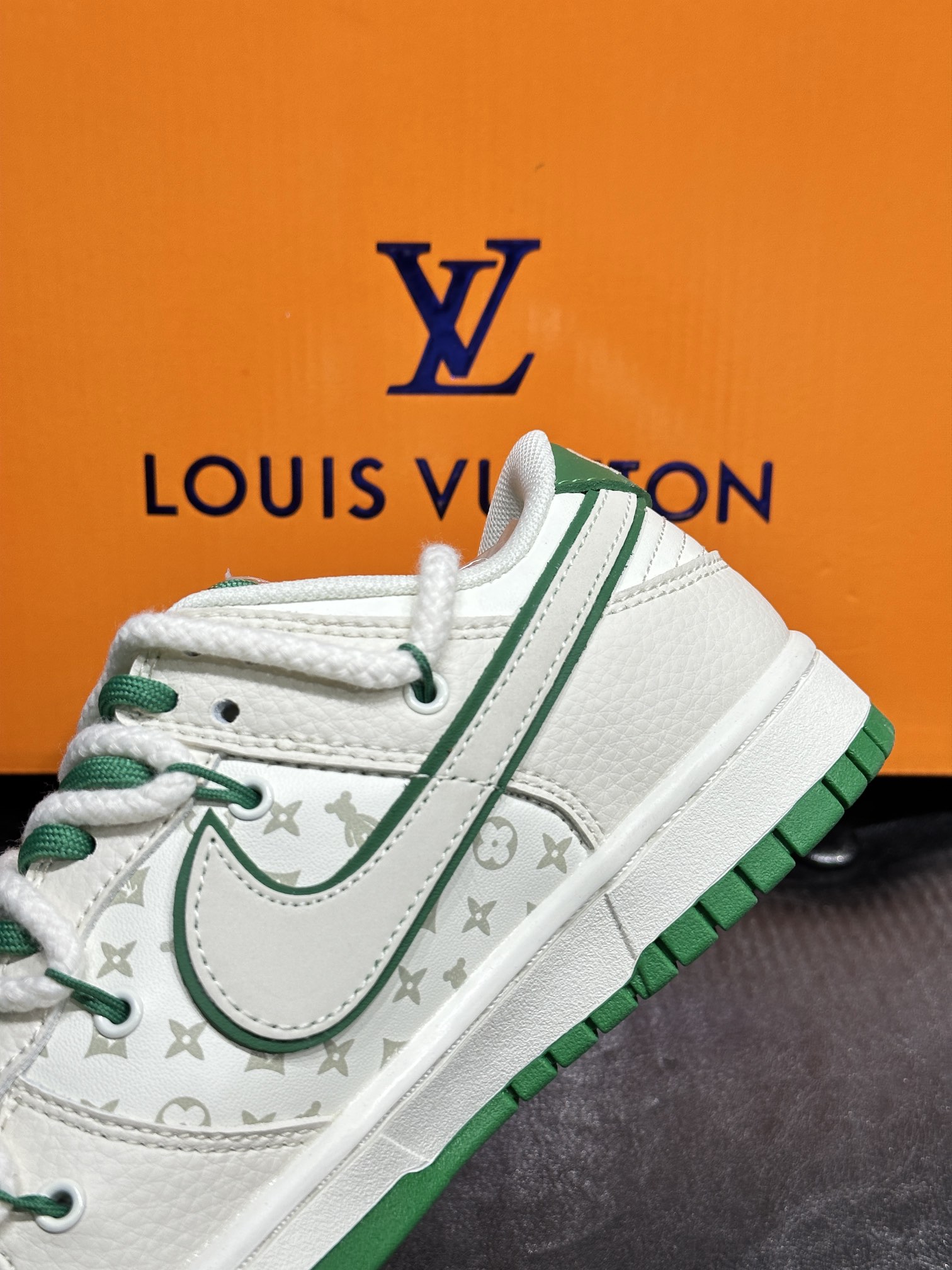 Nike Couple Basic Shoes L