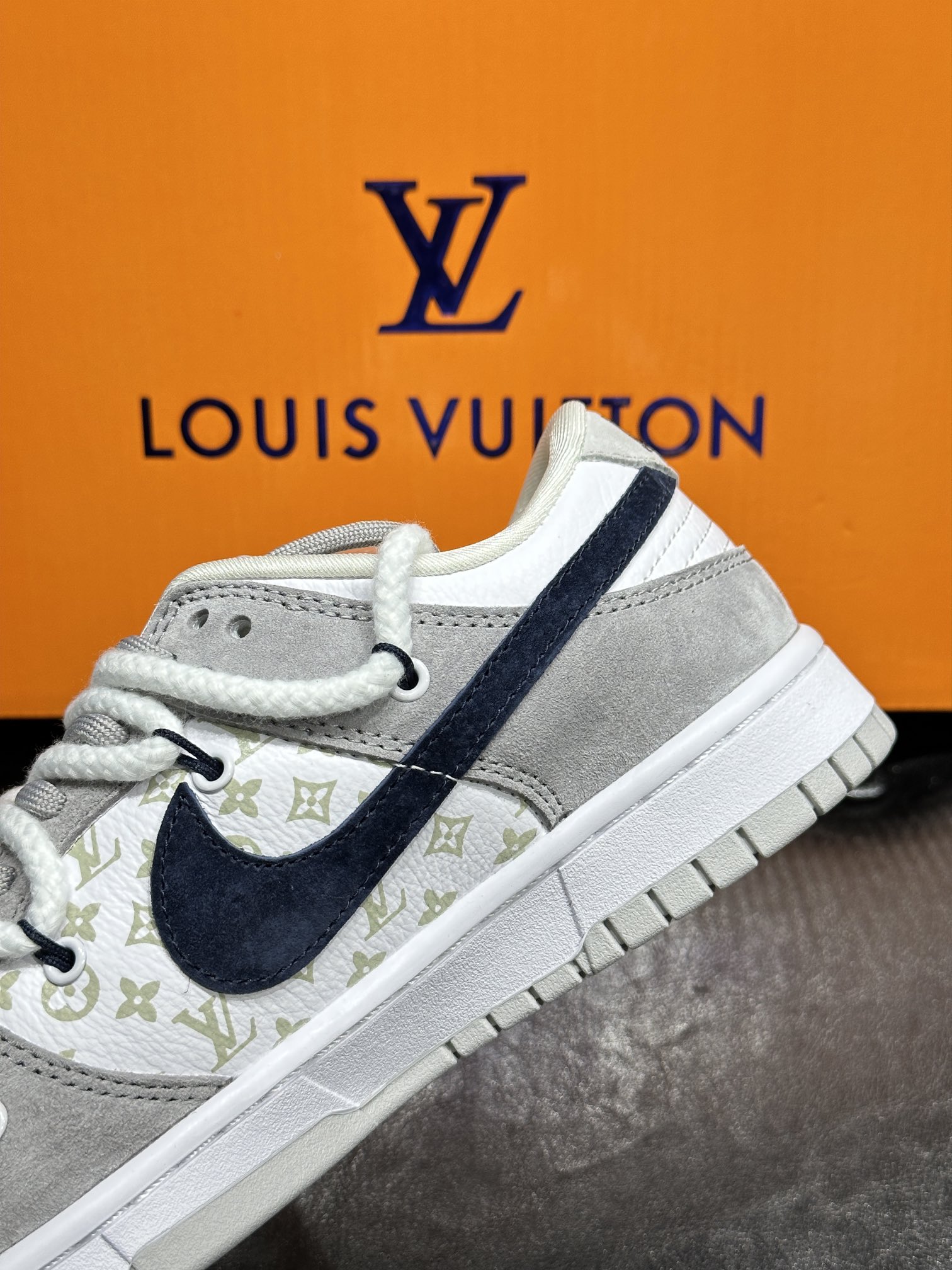 Nike Couple Basic Shoes L