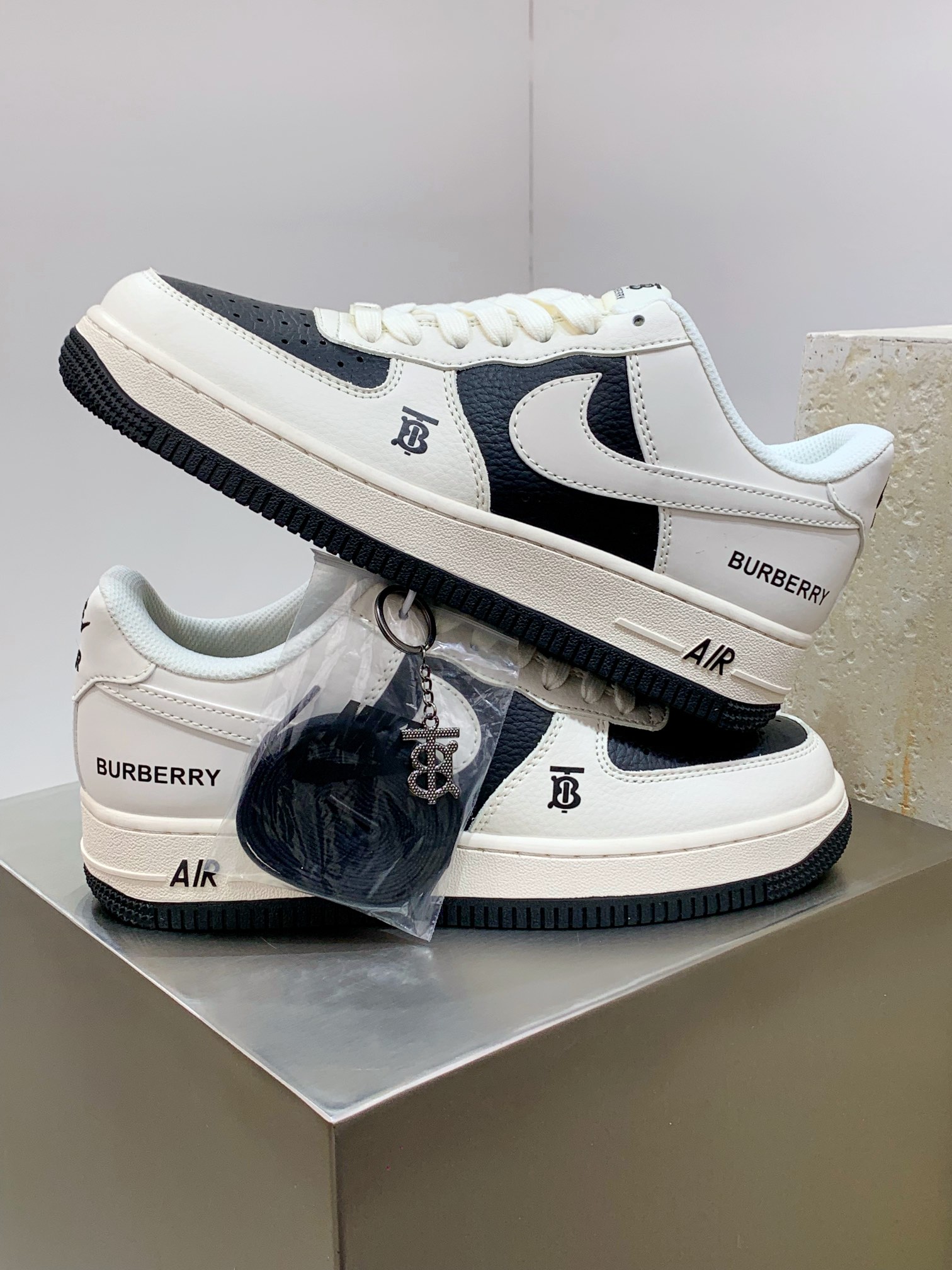 Burberry Nike Board Shoes L