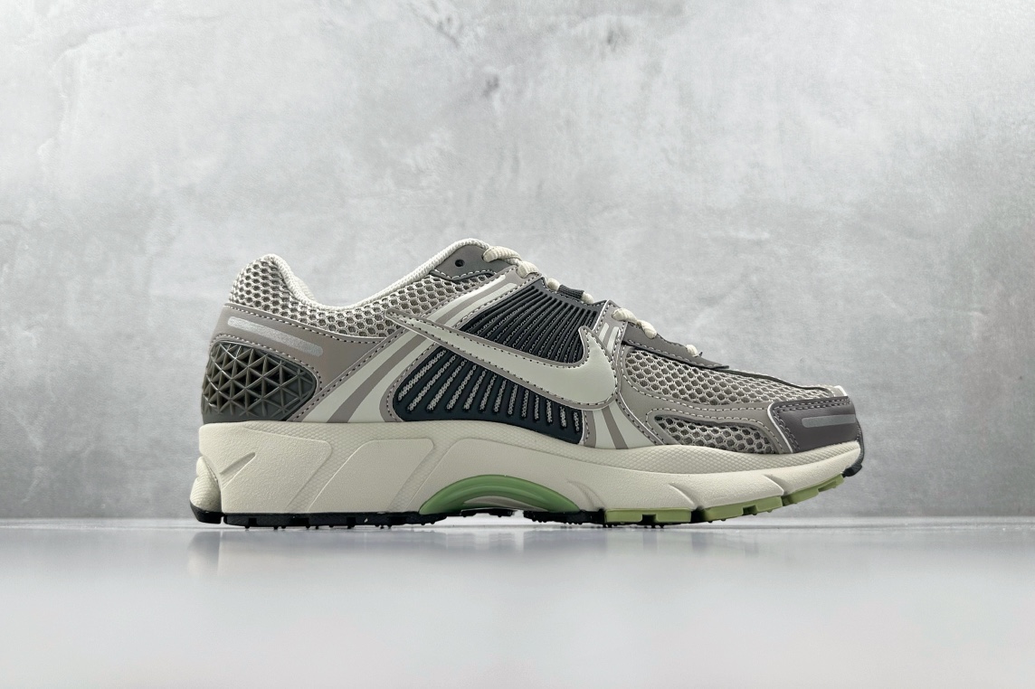 Nike Basic Shoes Black M