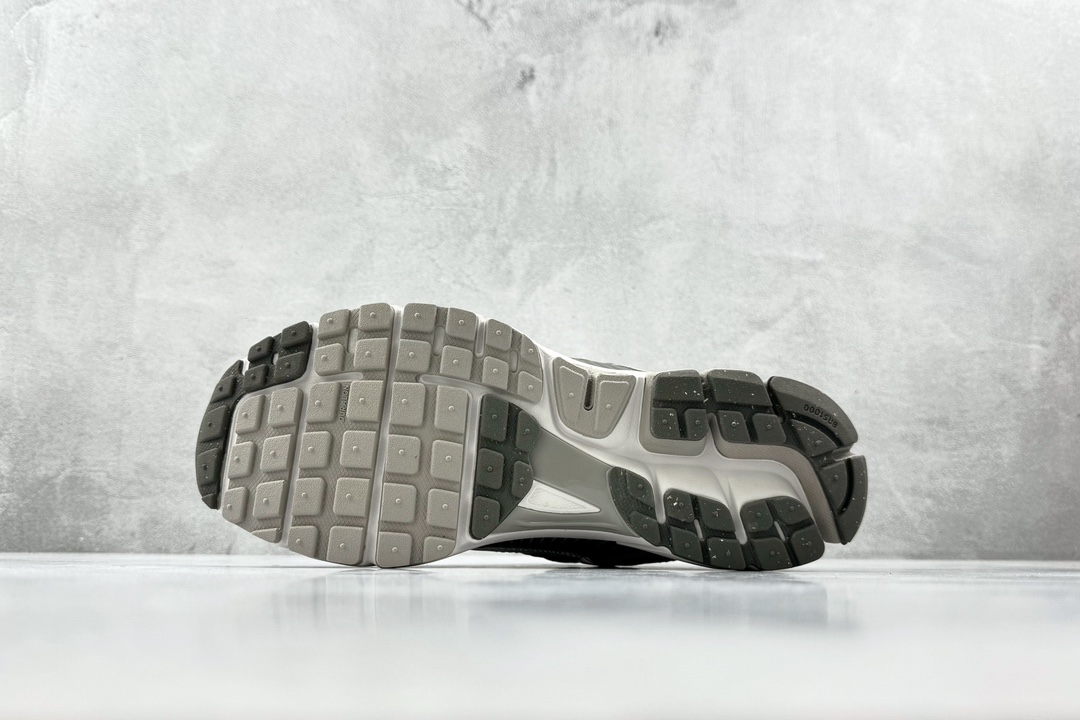 Nike Basic Shoes Gray M