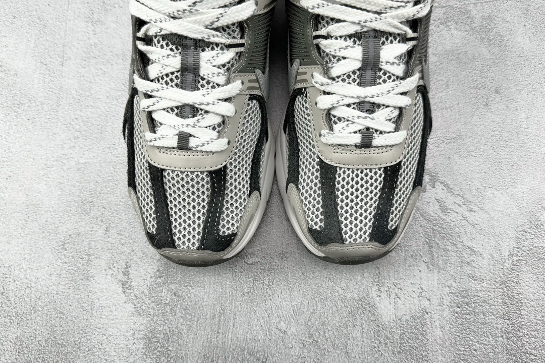 Nike Basic Shoes Gray M