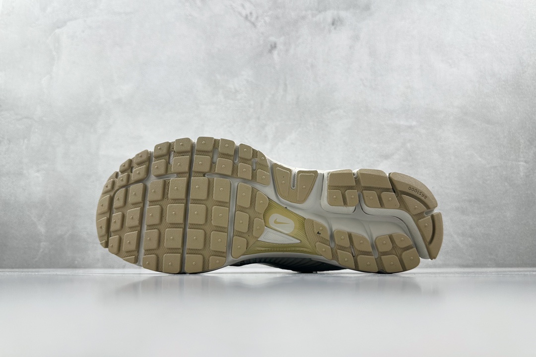 Nike Basic Shoes Gray M