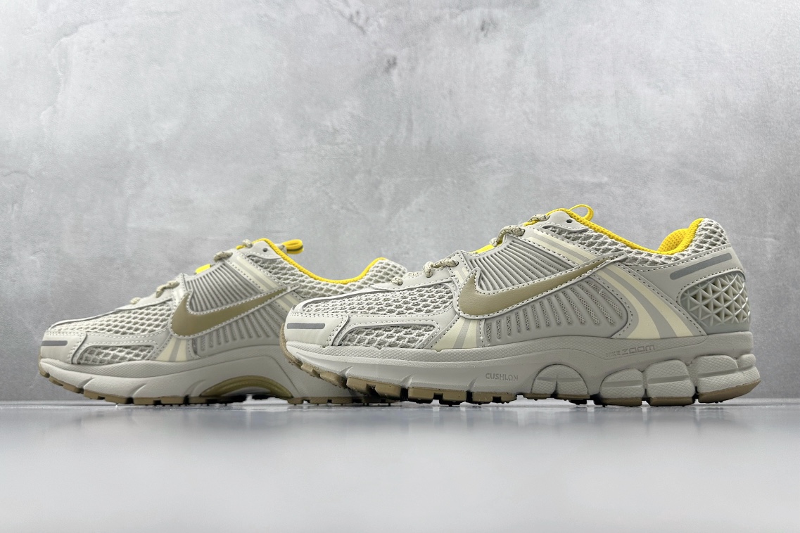 Nike Basic Shoes Gray M