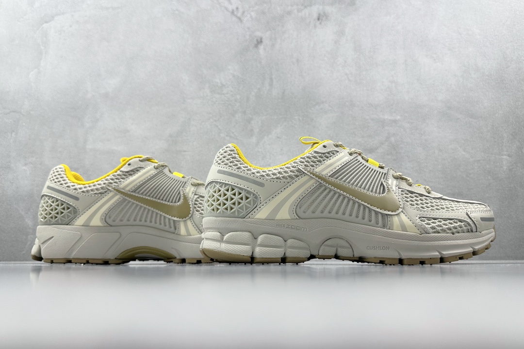 Nike Basic Shoes Gray M