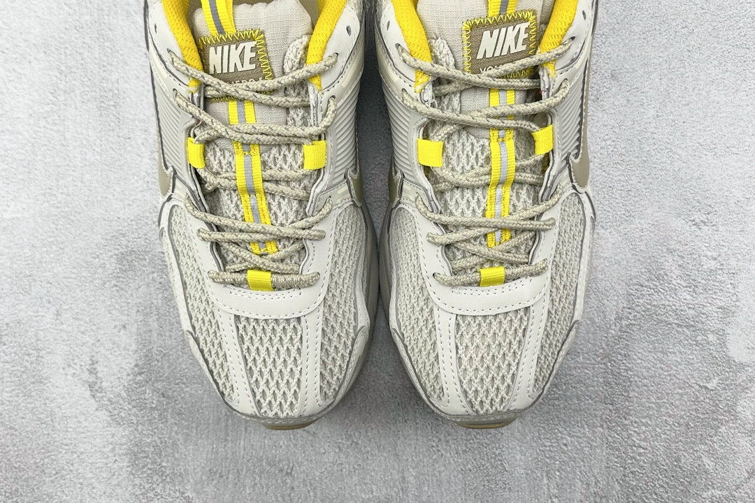 Nike Basic Shoes Gray M