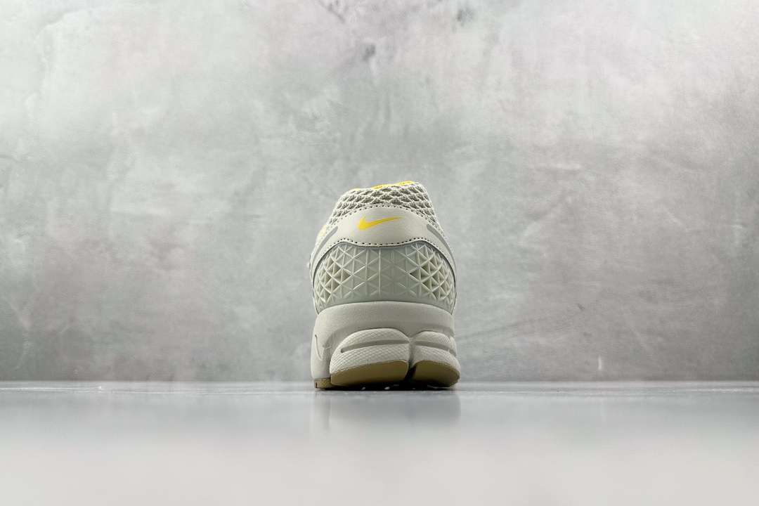 Nike Basic Shoes Gray M