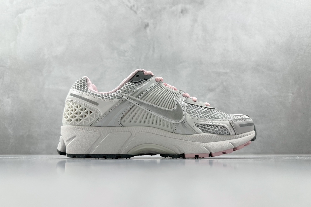 Nike Basic Shoes Pink M
