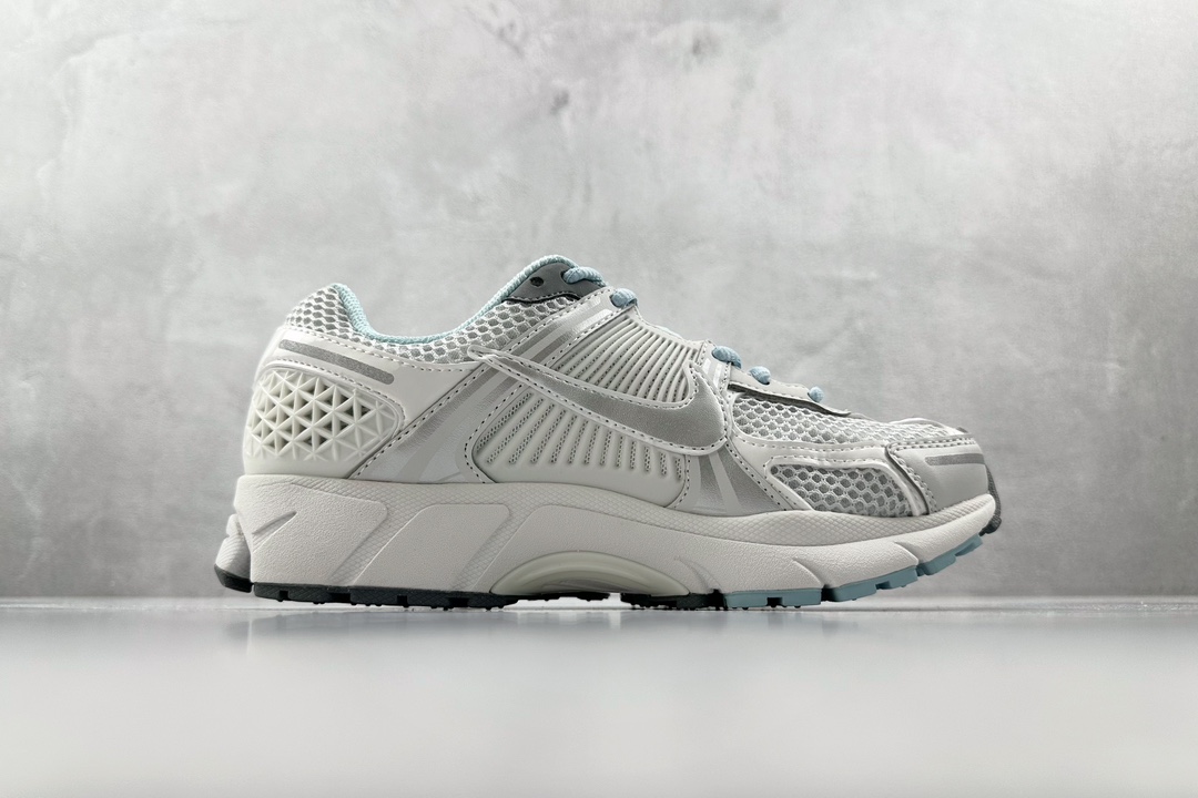 Nike Basic Shoes Blue M