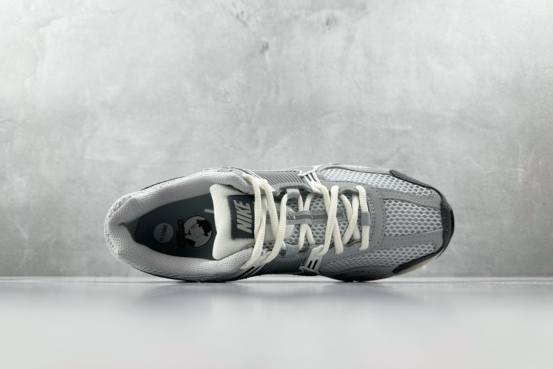 Nike Basic Shoes Gray M