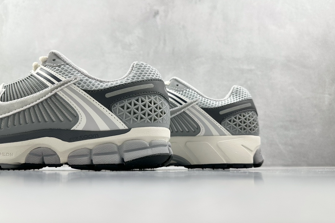 Nike Basic Shoes Gray M
