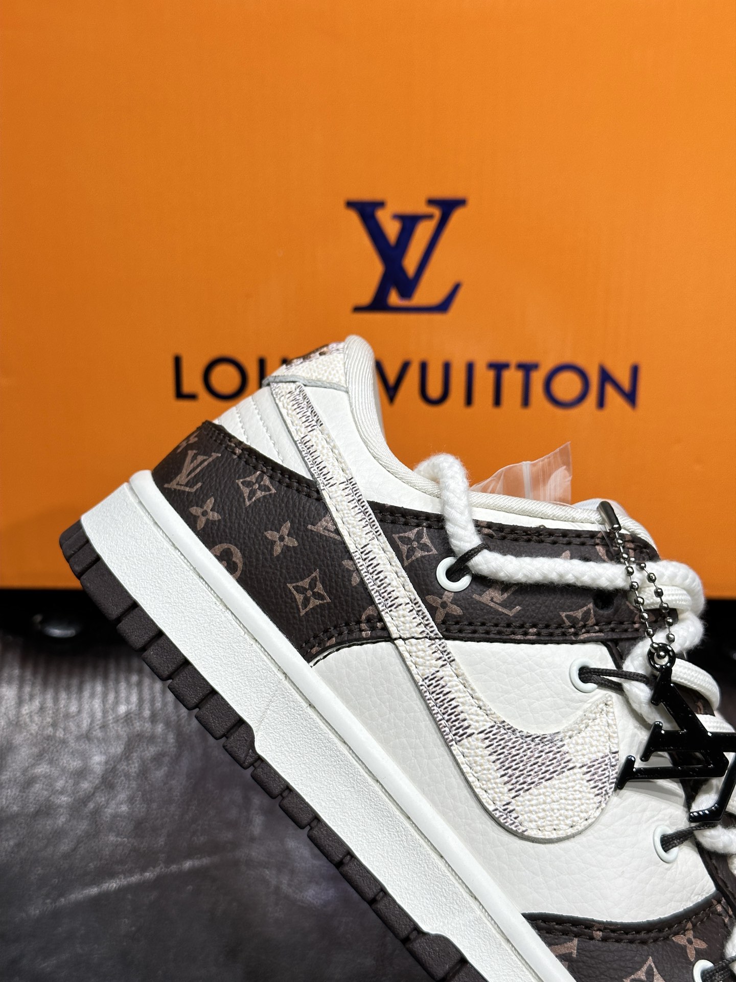 Nike Couple Basic Shoes L