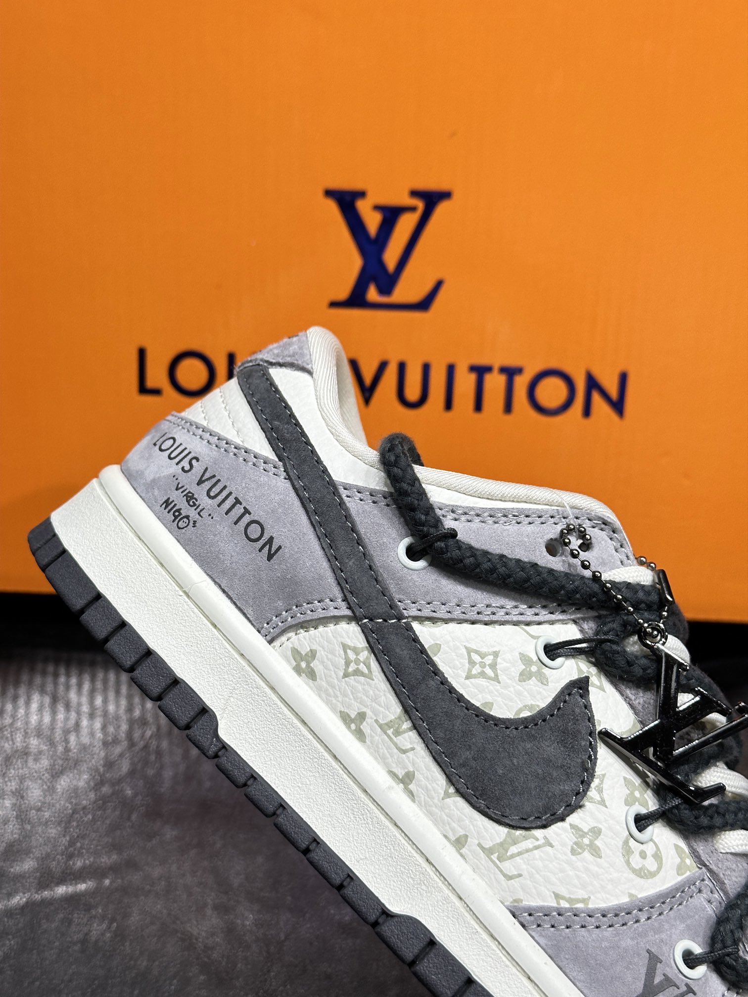 Nike Couple Basic Shoes L