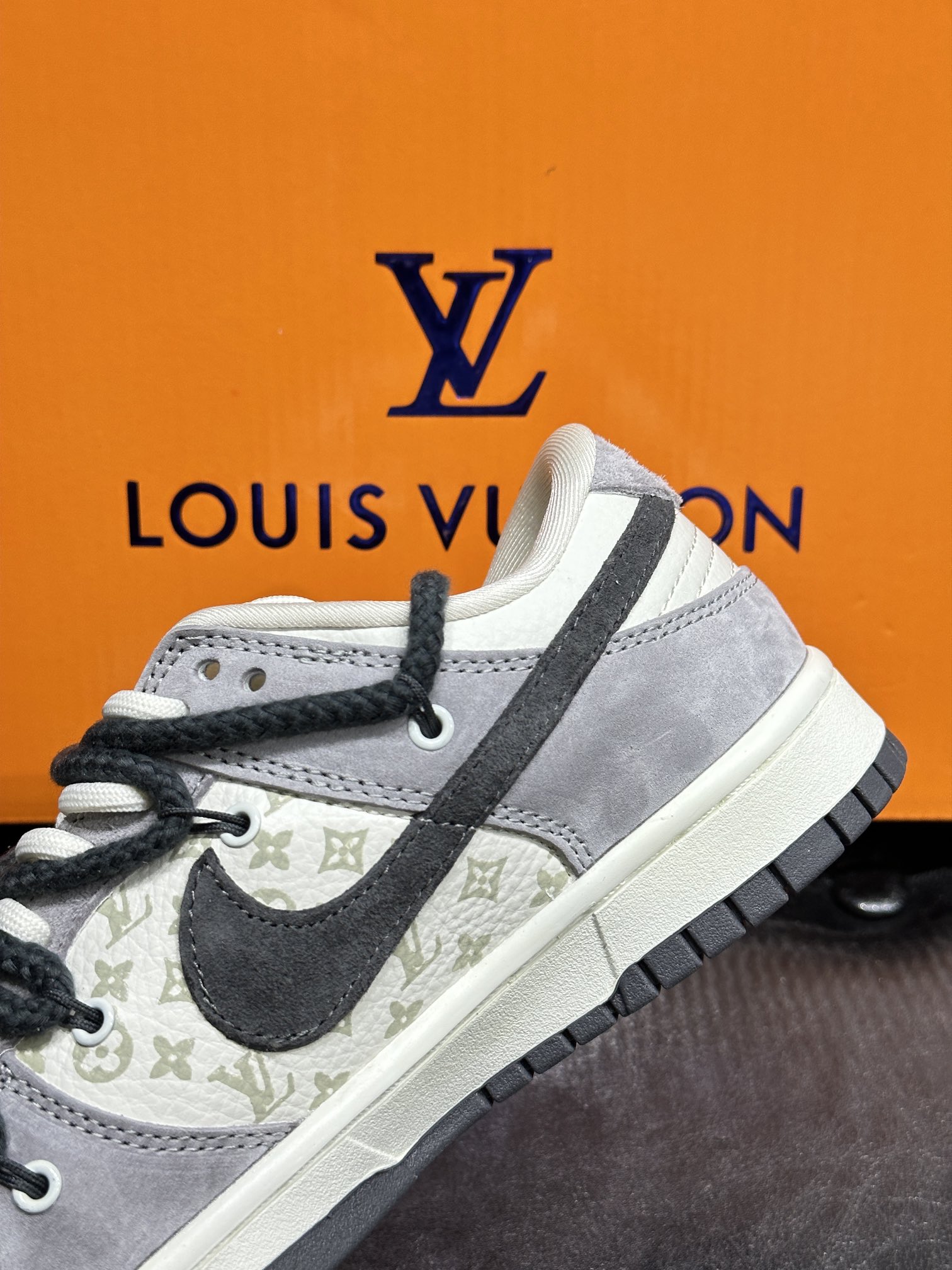 Nike Couple Basic Shoes L