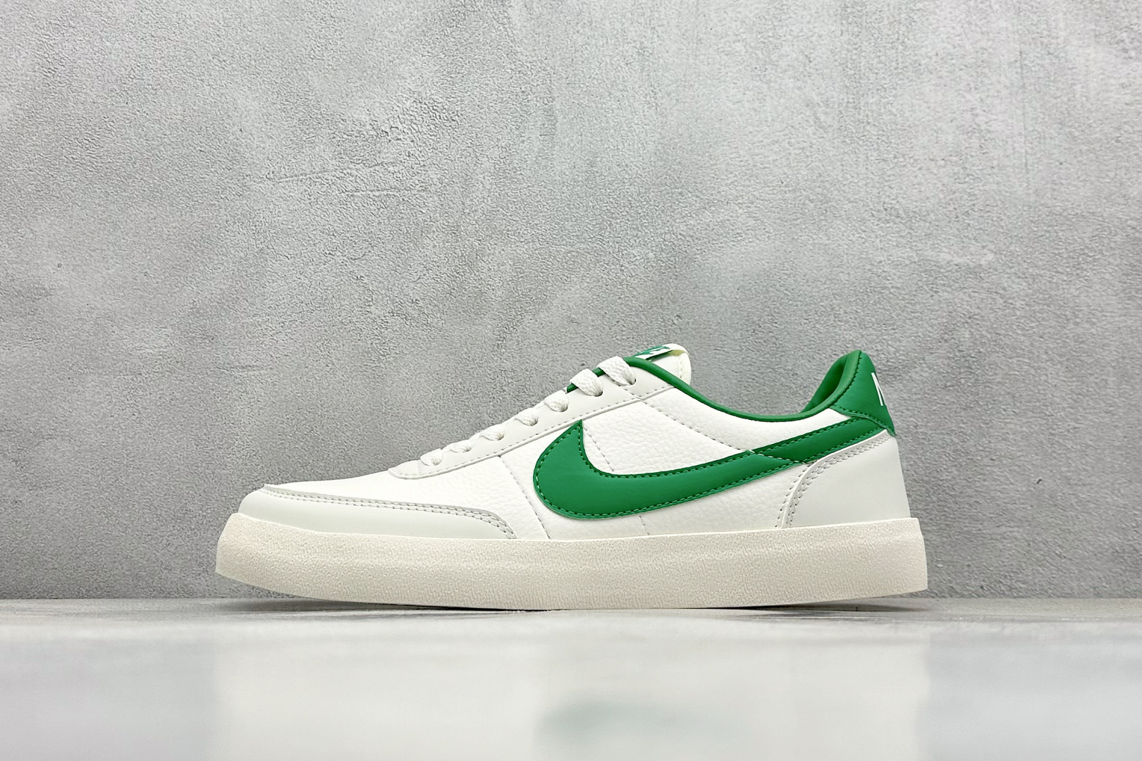 Nike Board Shoes White L-s
