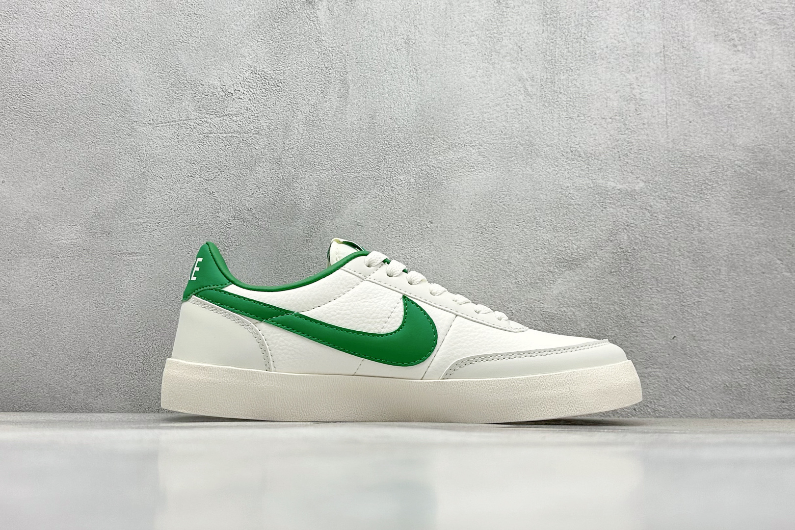 Nike Board Shoes White L-s