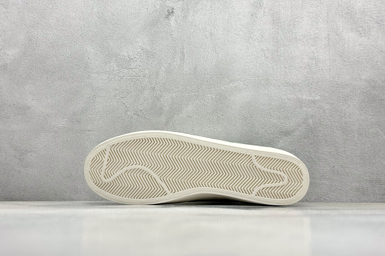 Nike Board Shoes White L-s