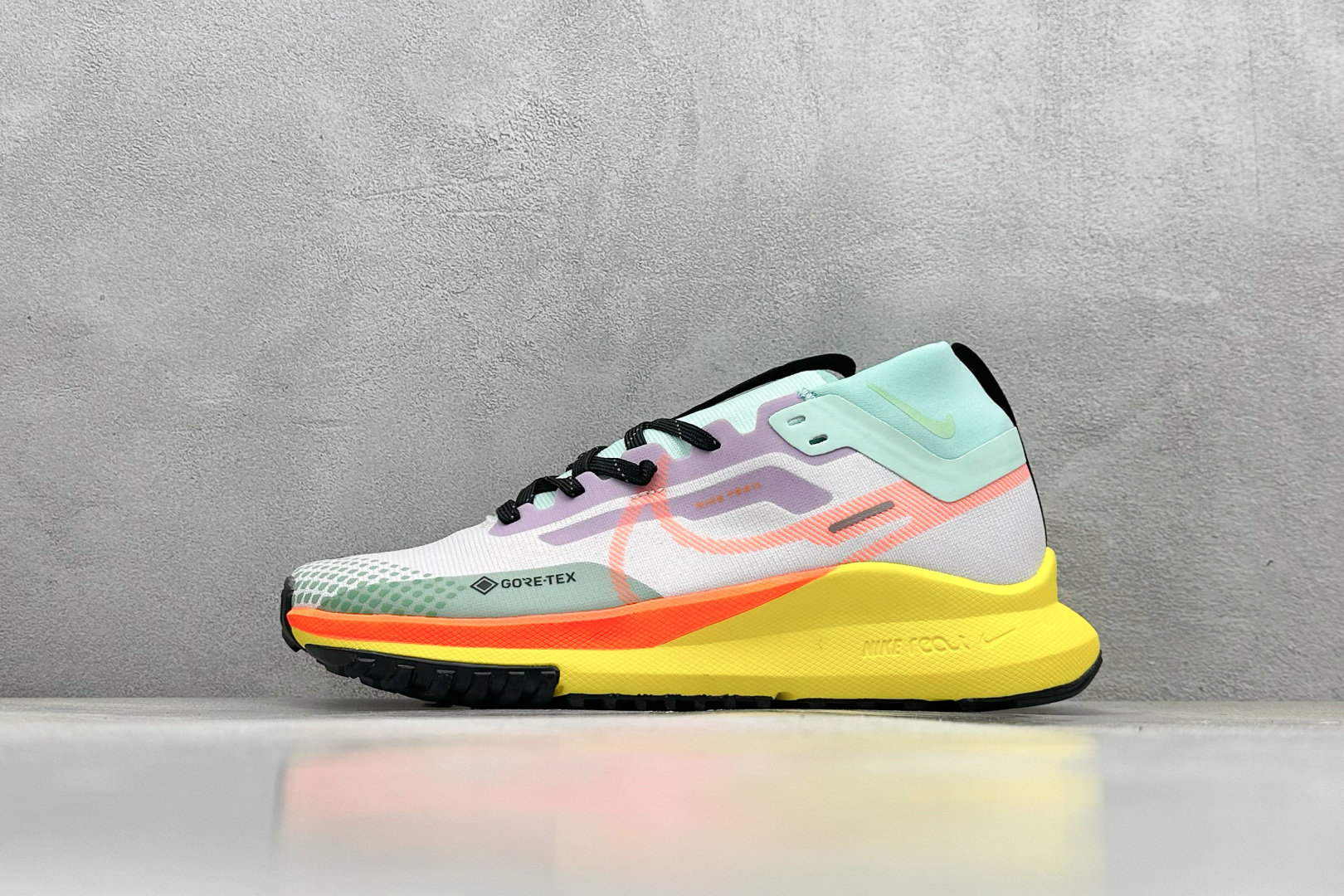 Nike Running Shoes L-s