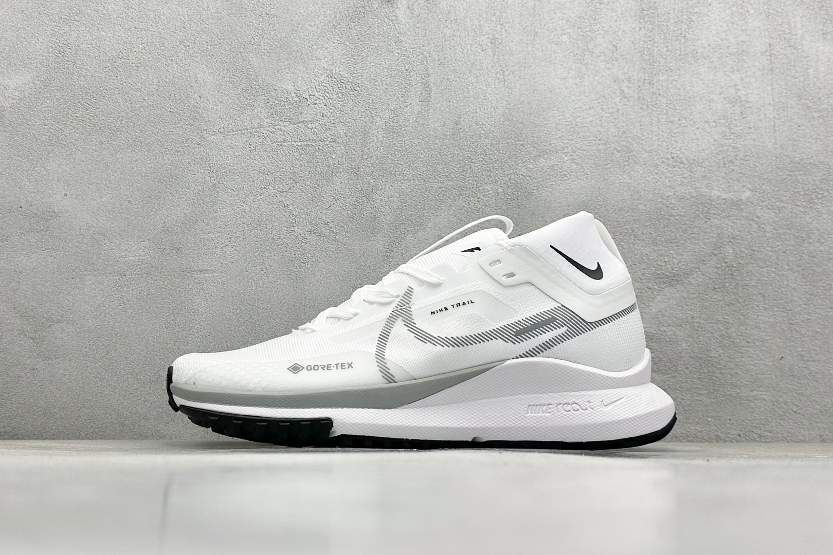 Nike Running Shoes L-s