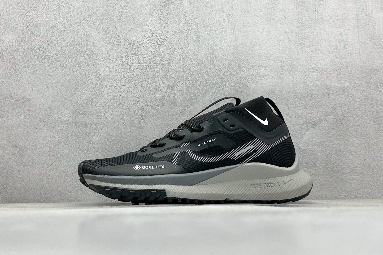 Nike Running Shoes L-s