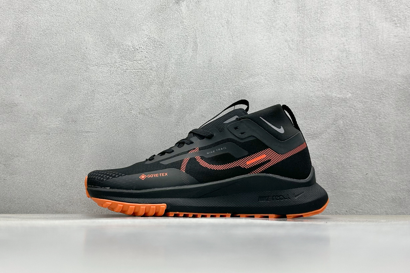 Nike Running Shoes L-s