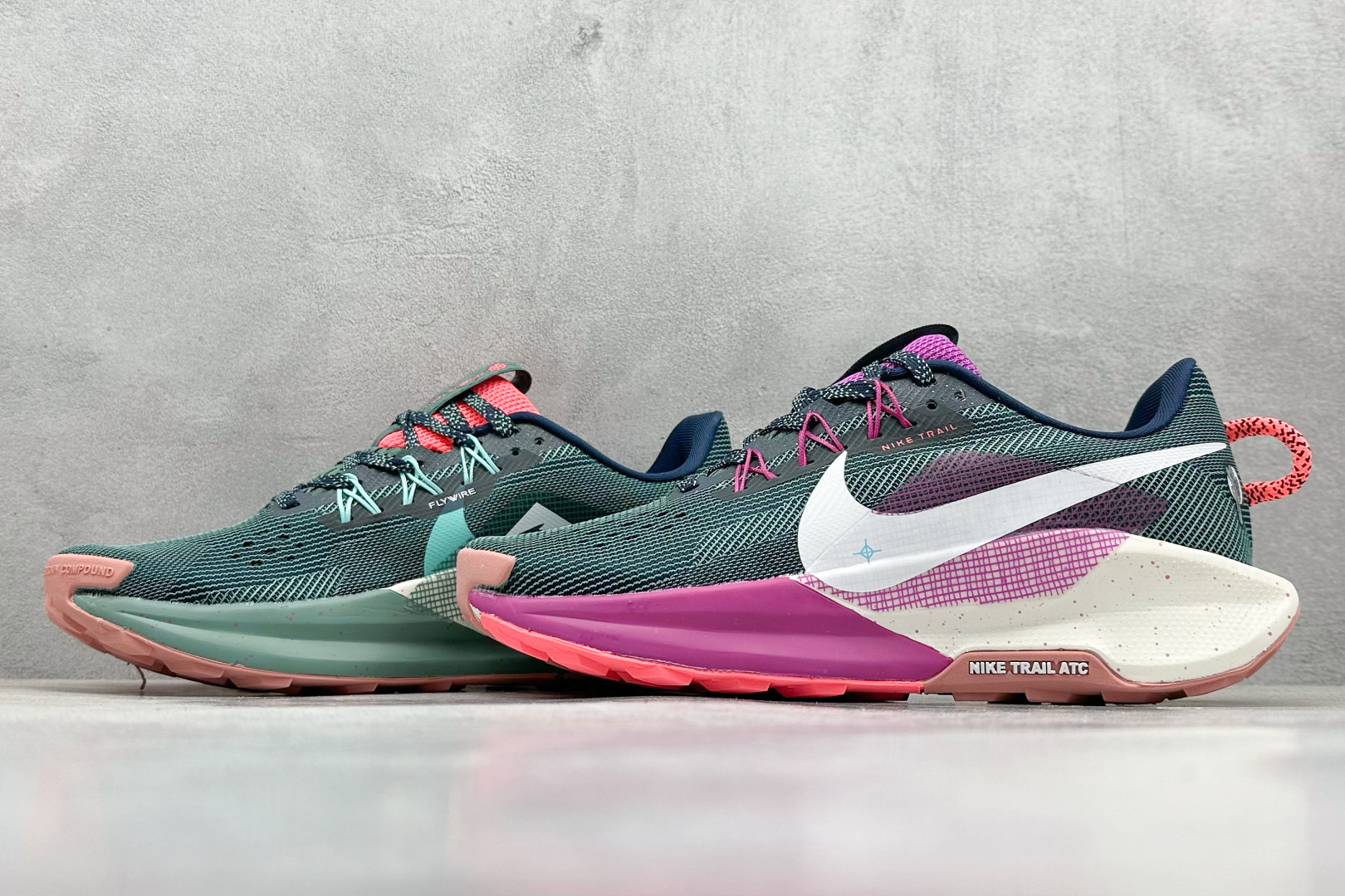 Nike Running Shoes Breathable L-s