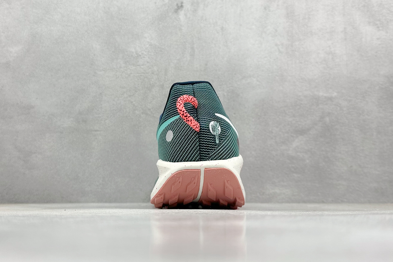 Nike Running Shoes Breathable L-s