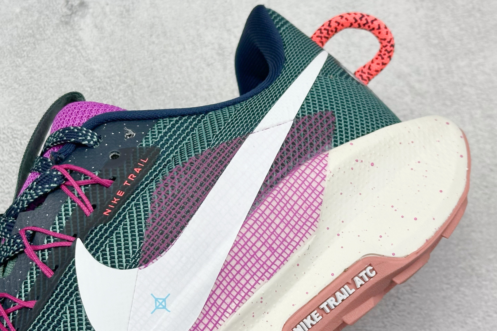 Nike Running Shoes Breathable L-s