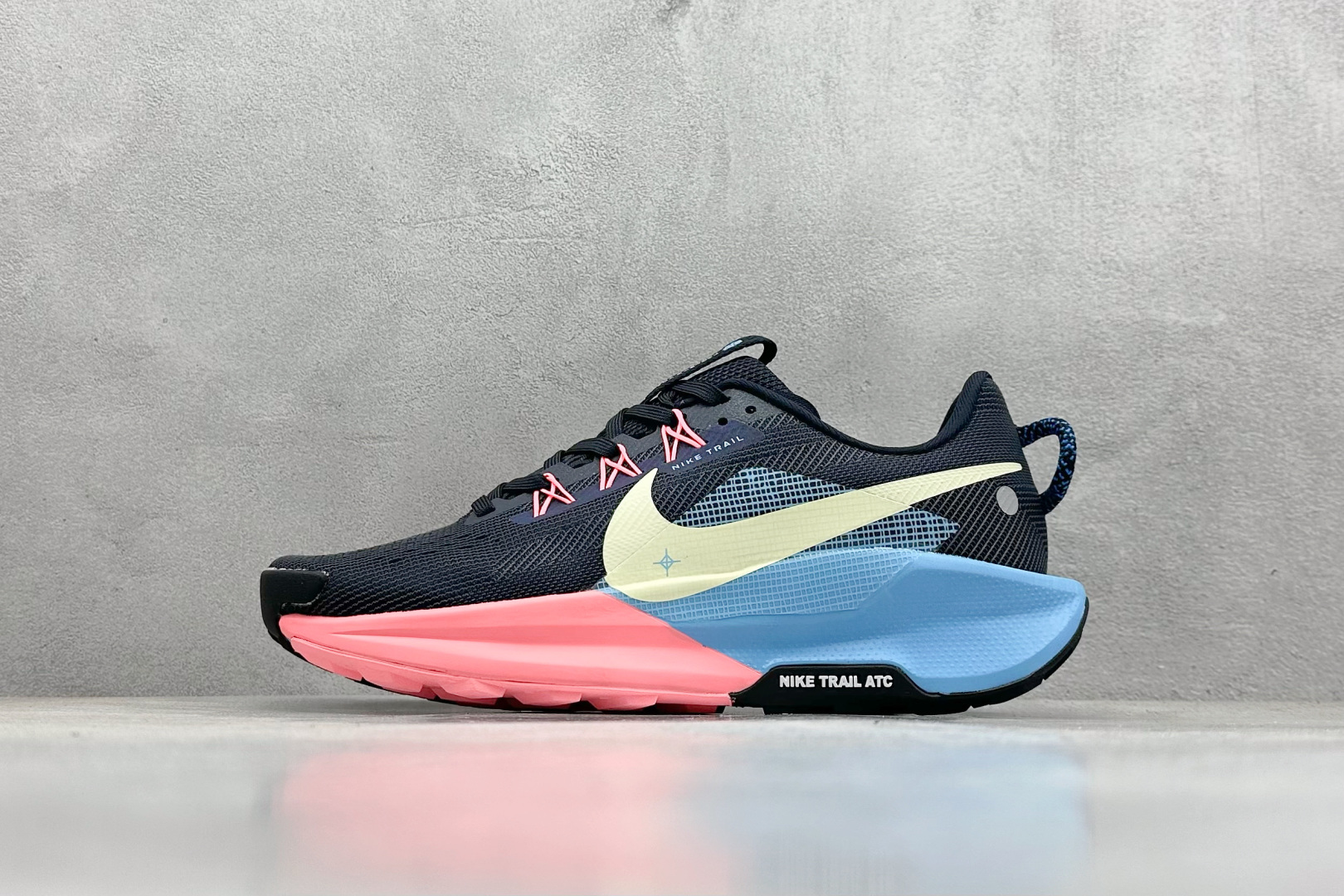 Nike Running Shoes Breathable L-s