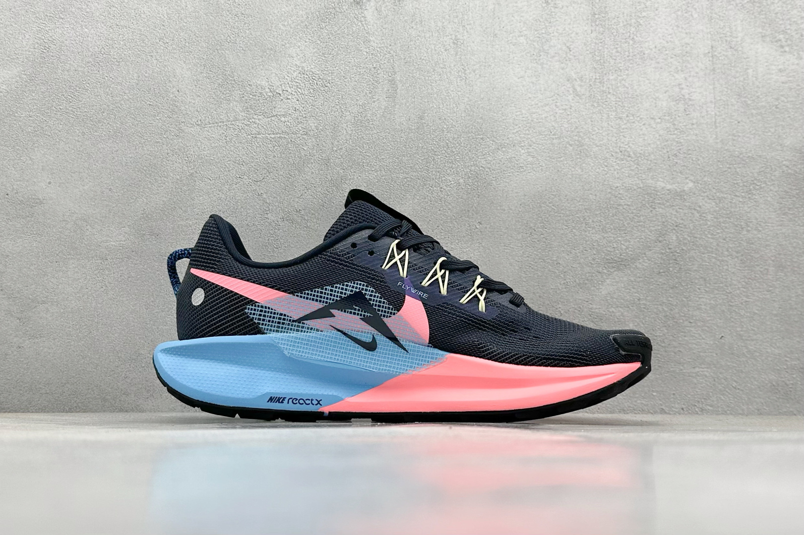 Nike Running Shoes Breathable L-s