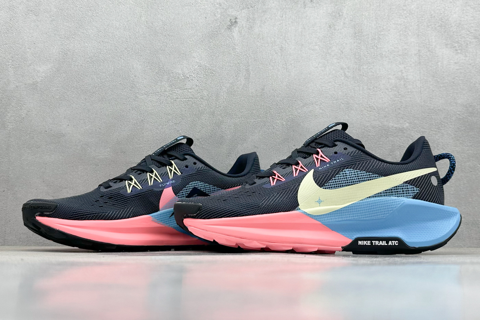 Nike Running Shoes Breathable L-s