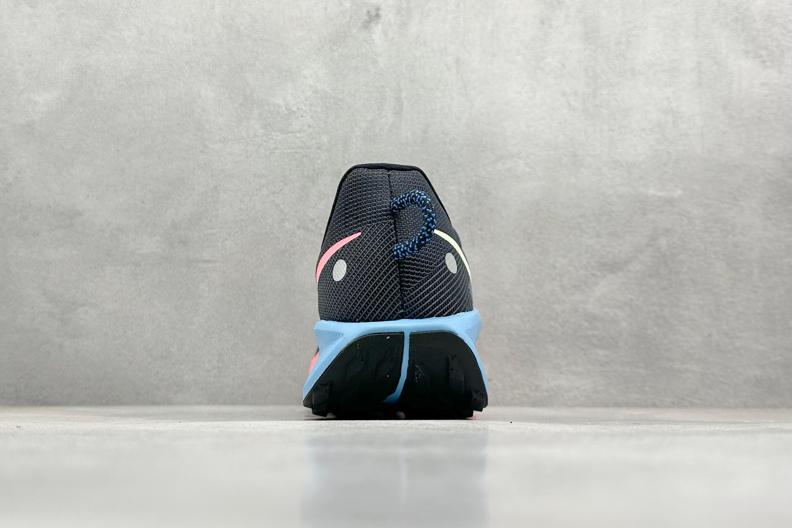 Nike Running Shoes Breathable L-s