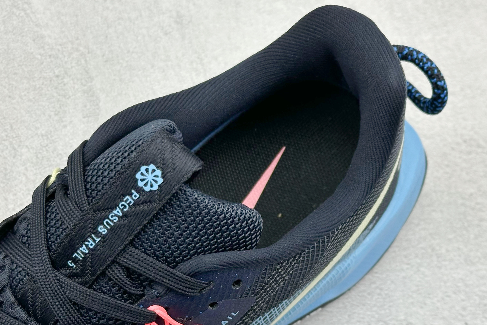 Nike Running Shoes Breathable L-s