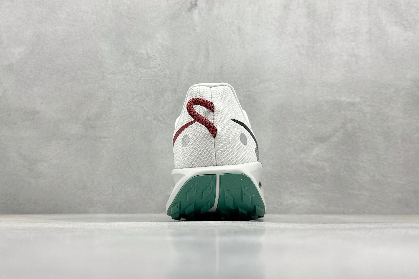 Nike Running Shoes Breathable L-s