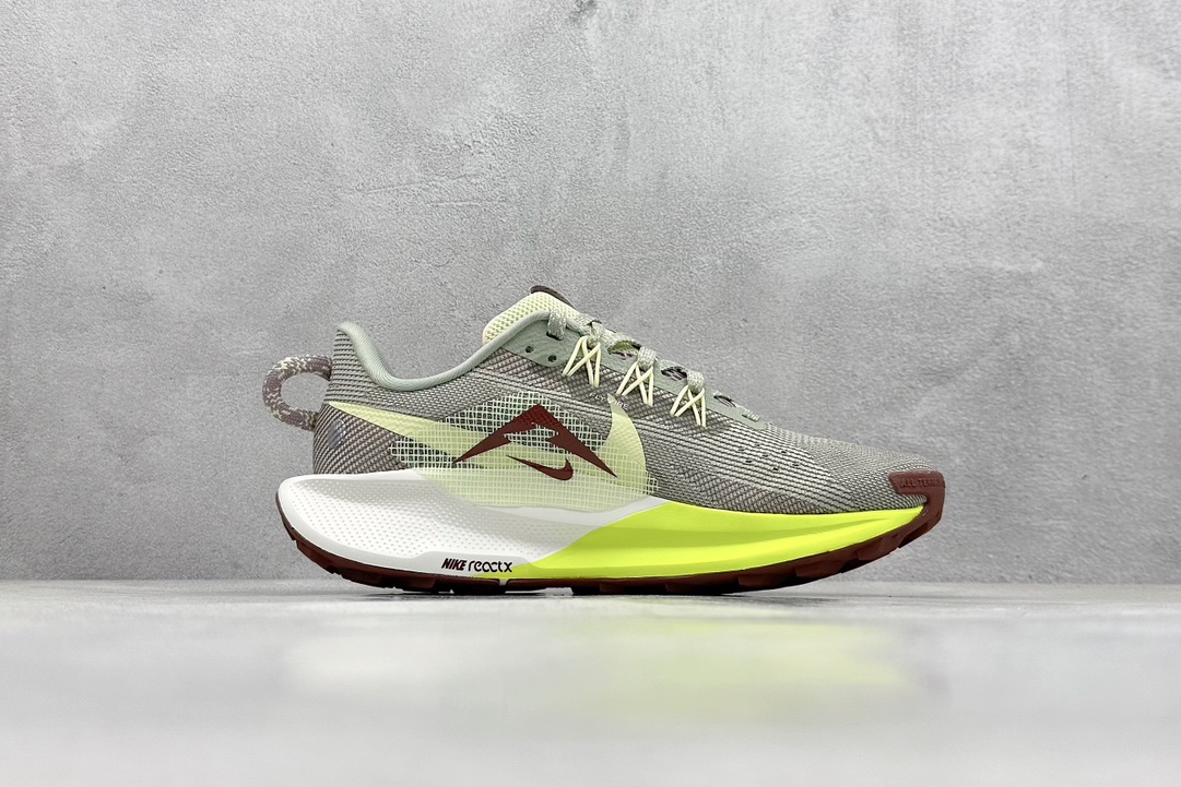 Nike Basic Shoes L-s