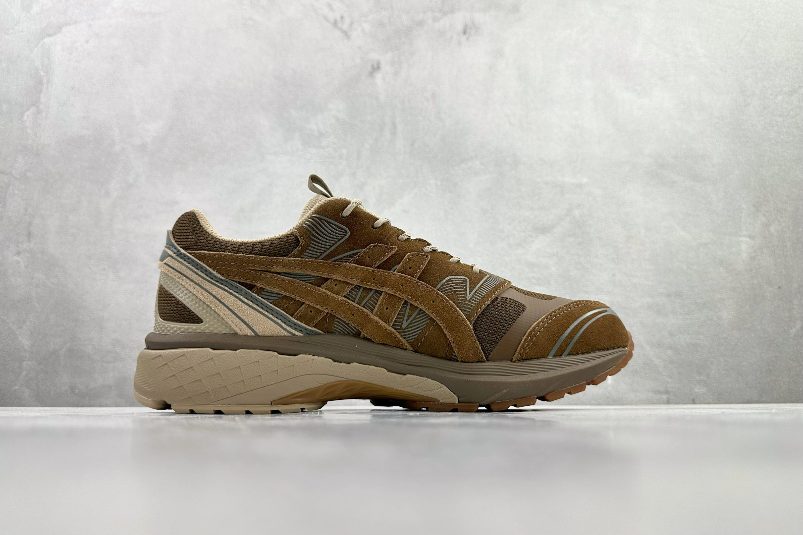 Asics Basic Shoes Brown L-s