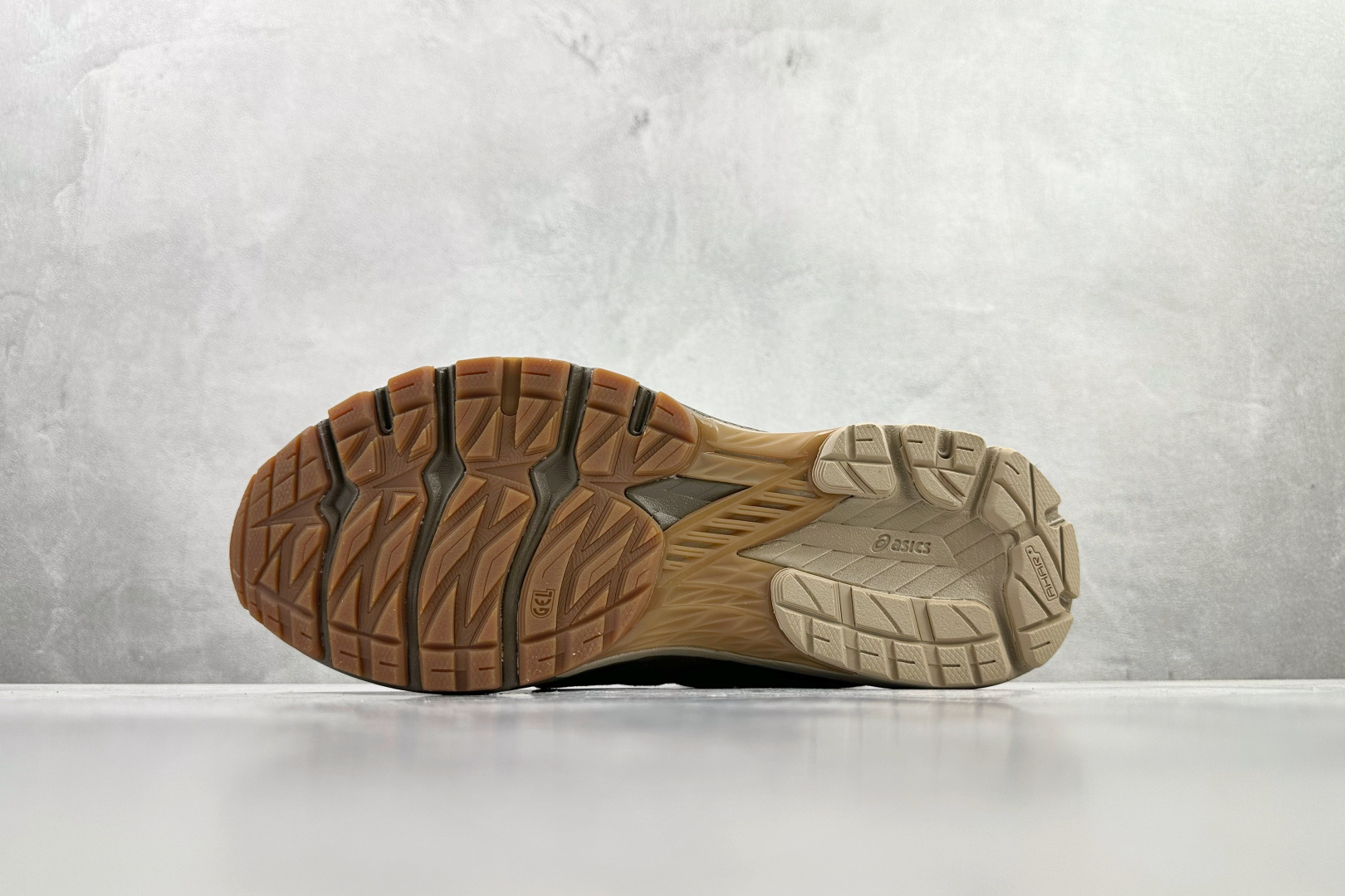 Asics Basic Shoes Brown L-s