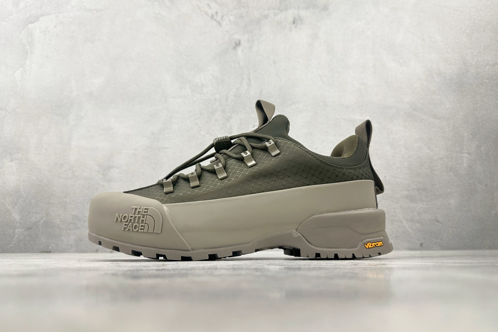 The North Face Basic Shoes L-s