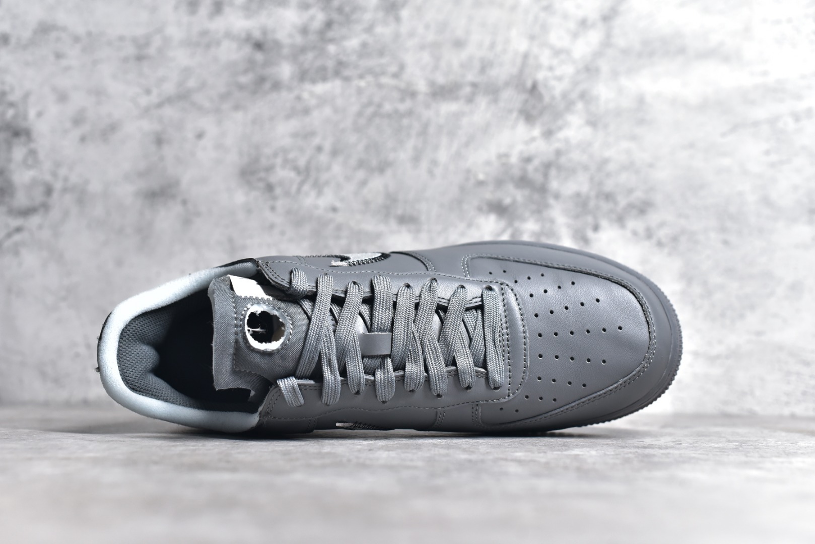 Nike Basic Shoes Gray L